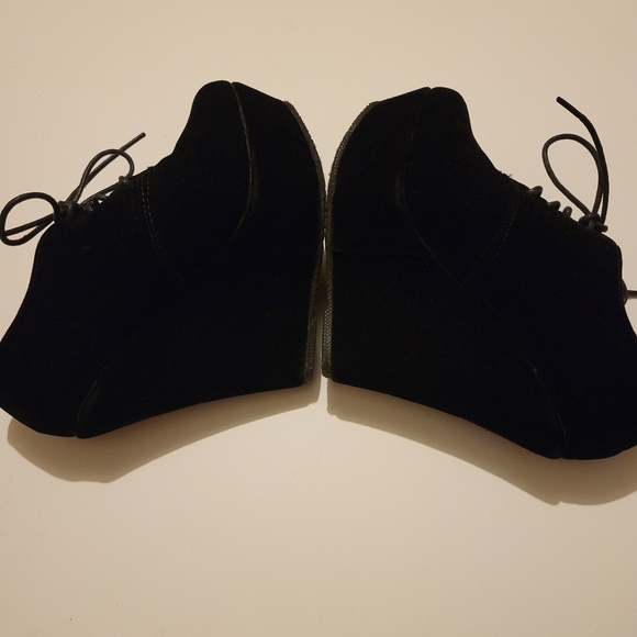 Delicacy Platform Black Suade Wedge Heels 6 - Picture 5 of 11